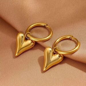 Stainless steel heart-shaped earrings